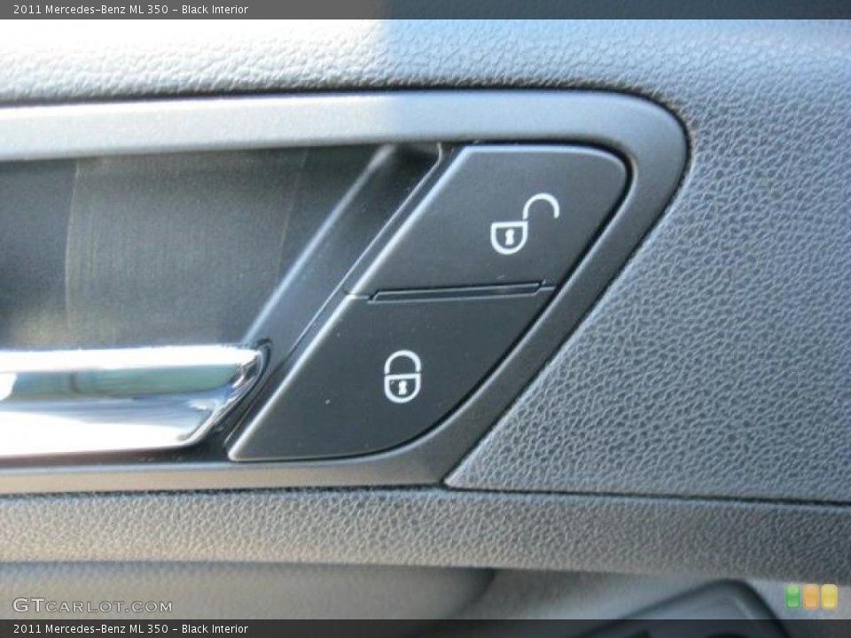 Black Interior Controls for the 2011 Mercedes-Benz ML 350 #39208946