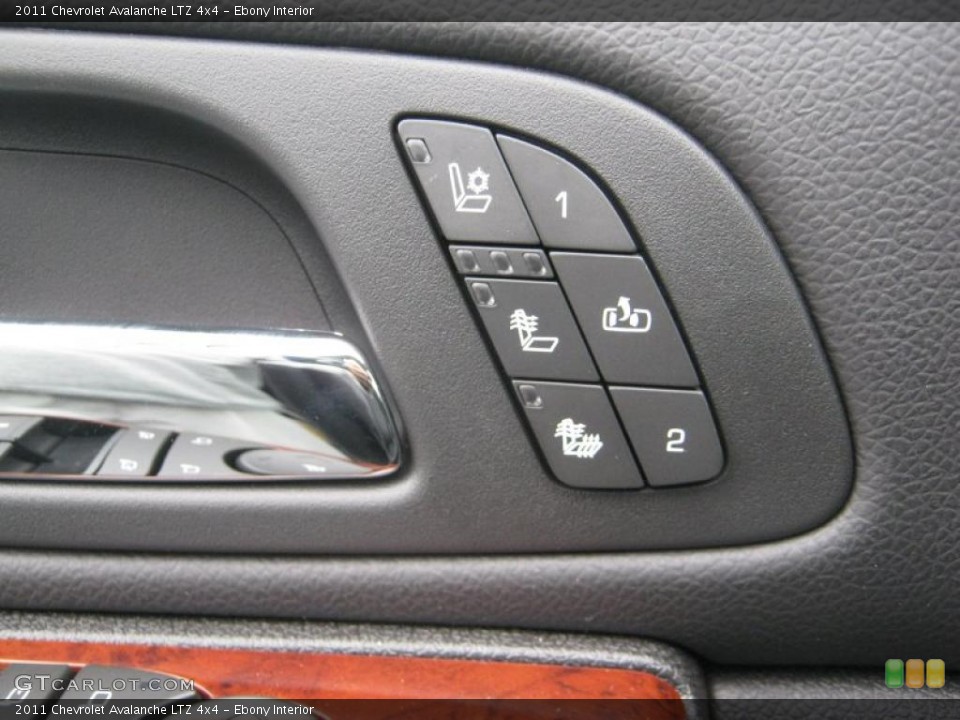 Ebony Interior Controls for the 2011 Chevrolet Avalanche LTZ 4x4 #39210138