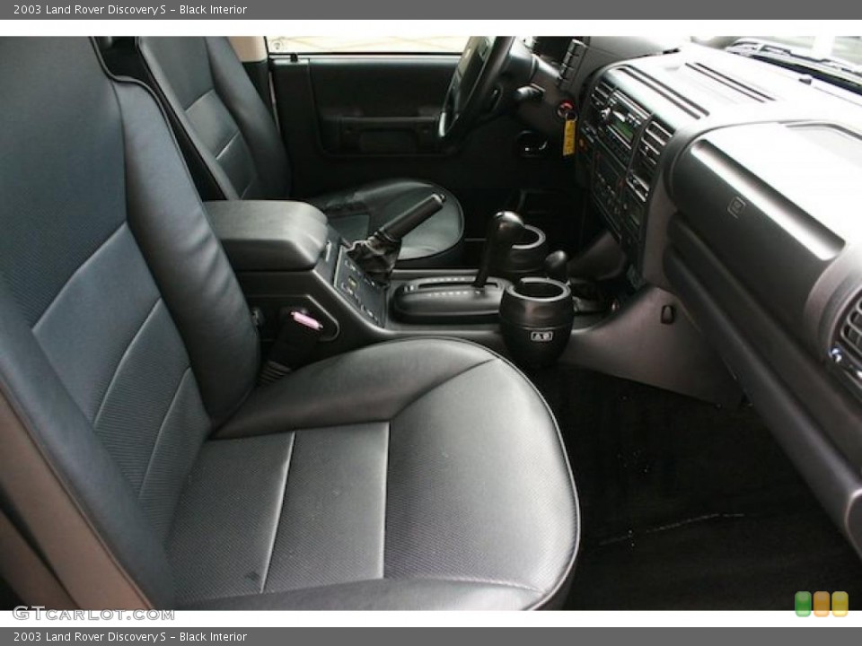 Black Interior Dashboard for the 2003 Land Rover Discovery S #39216030