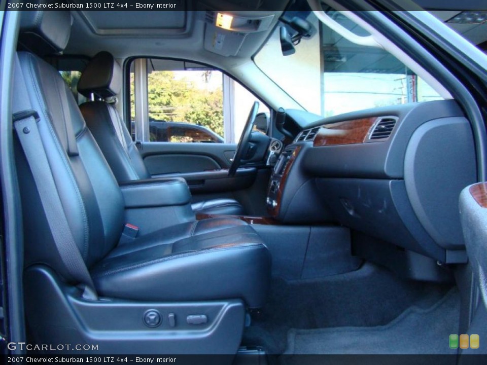 Ebony Interior Photo for the 2007 Chevrolet Suburban 1500 LTZ 4x4 #39218246