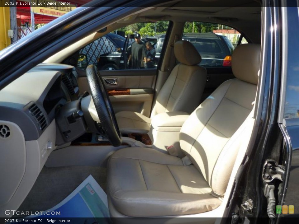 Beige Interior Photo for the 2003 Kia Sorento EX #39223446