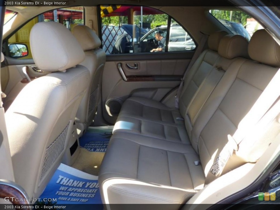 Beige Interior Photo for the 2003 Kia Sorento EX #39223462