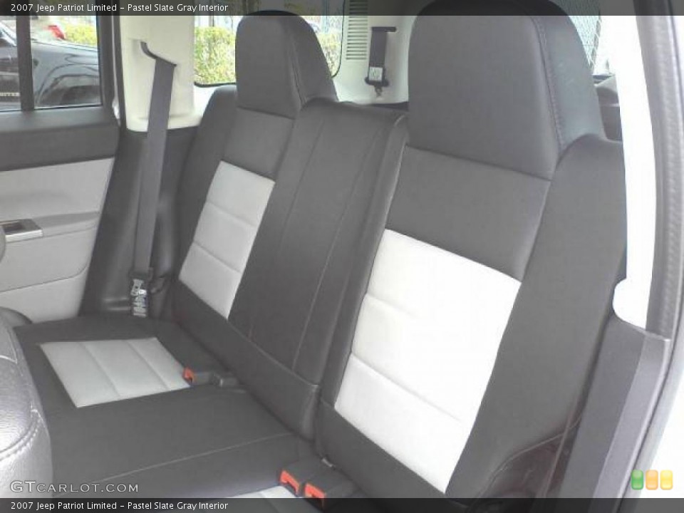 Pastel Slate Gray Interior Photo for the 2007 Jeep Patriot Limited #39225570