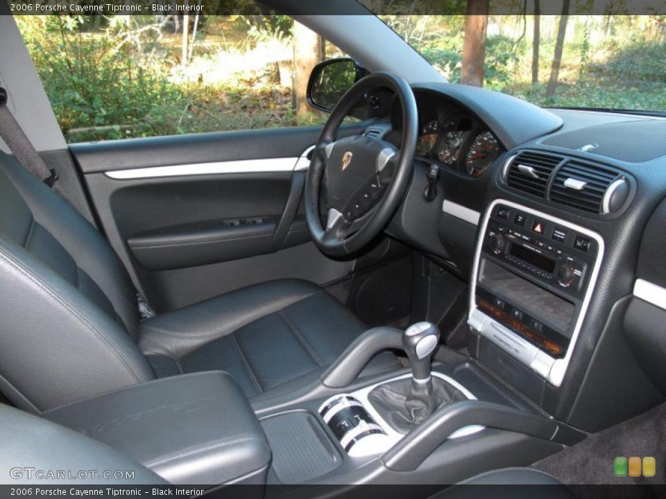 Black Interior Photo for the 2006 Porsche Cayenne Tiptronic #39227486