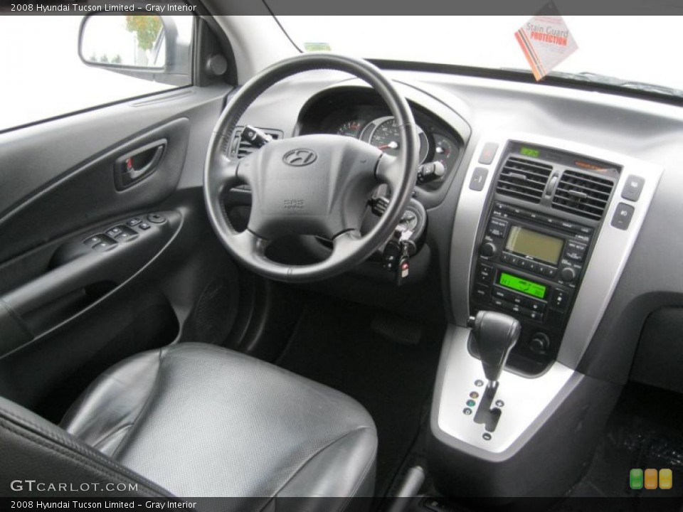 Gray Interior Dashboard for the 2008 Hyundai Tucson Limited #39227726