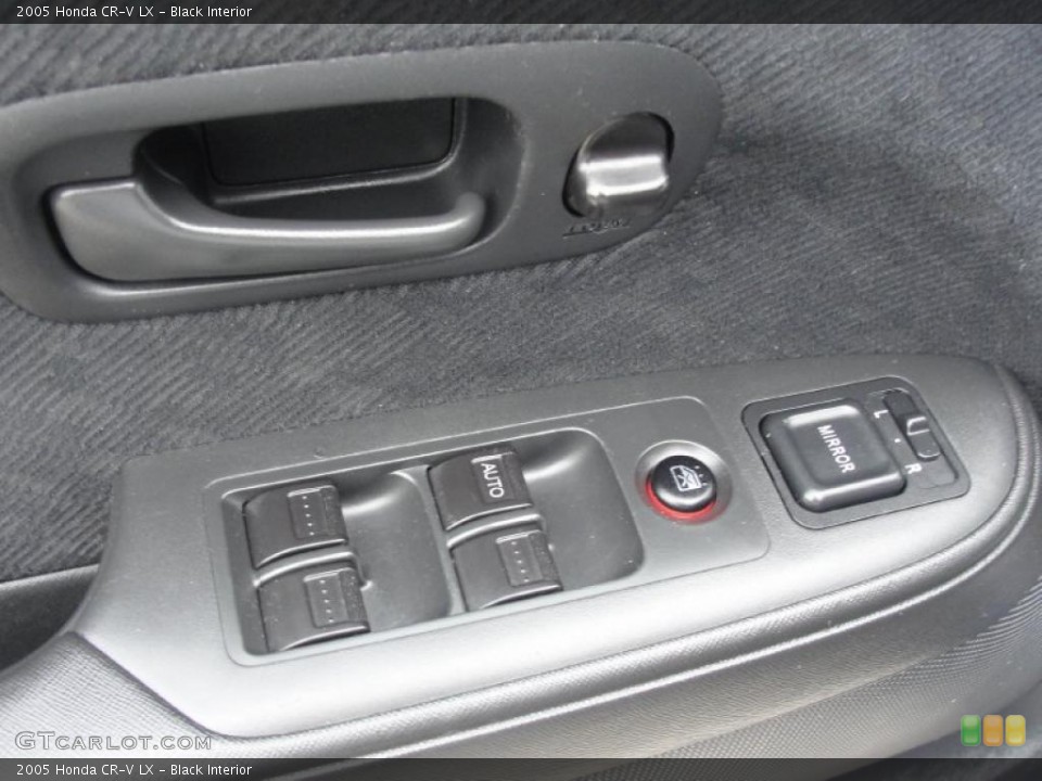 Black Interior Controls for the 2005 Honda CR-V LX #39230754
