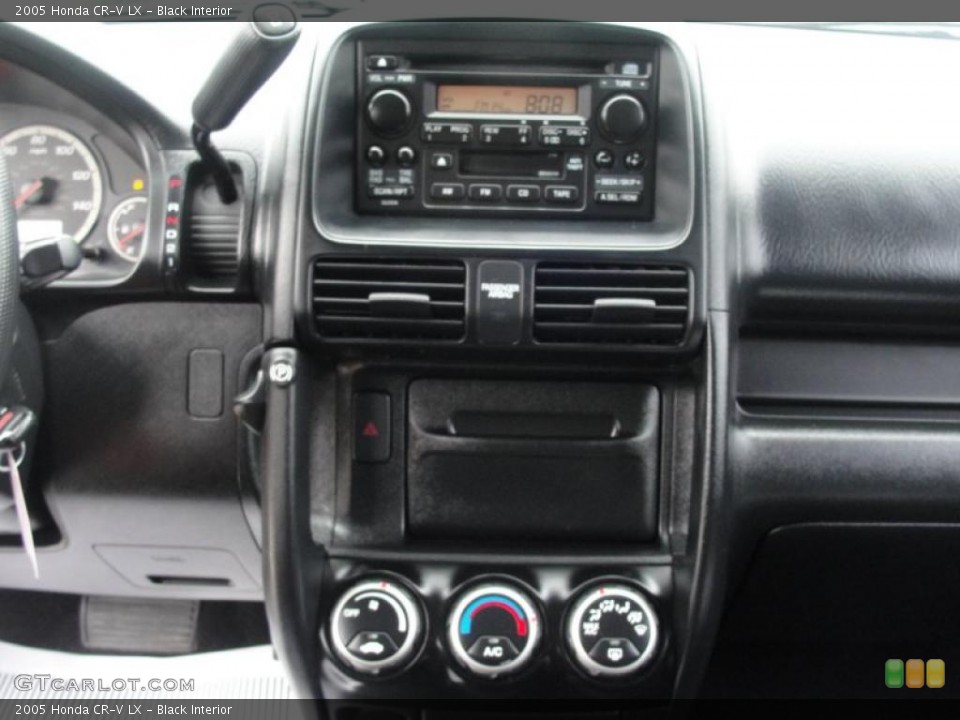 Black Interior Controls for the 2005 Honda CR-V LX #39230830