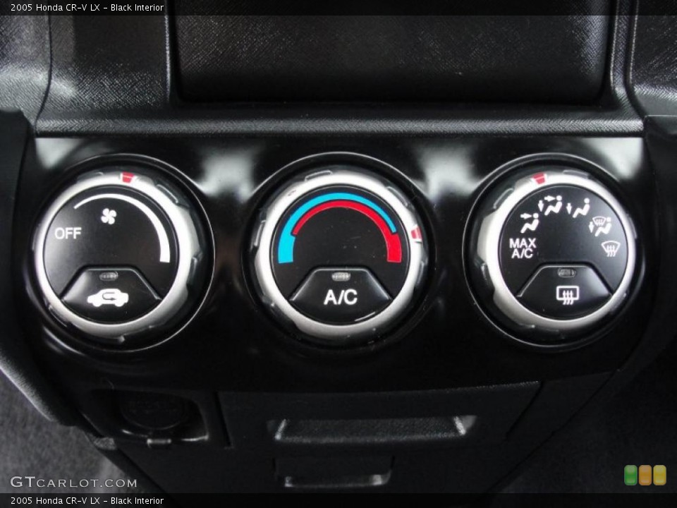 Black Interior Controls for the 2005 Honda CR-V LX #39230862
