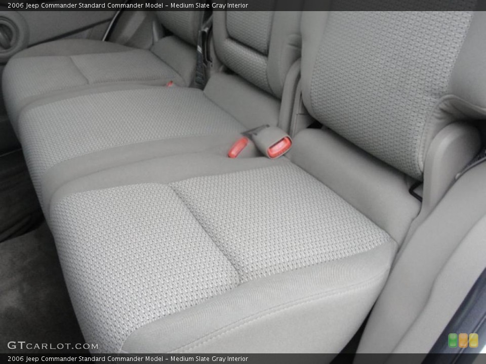 Medium Slate Gray Interior Photo for the 2006 Jeep Commander  #39231526