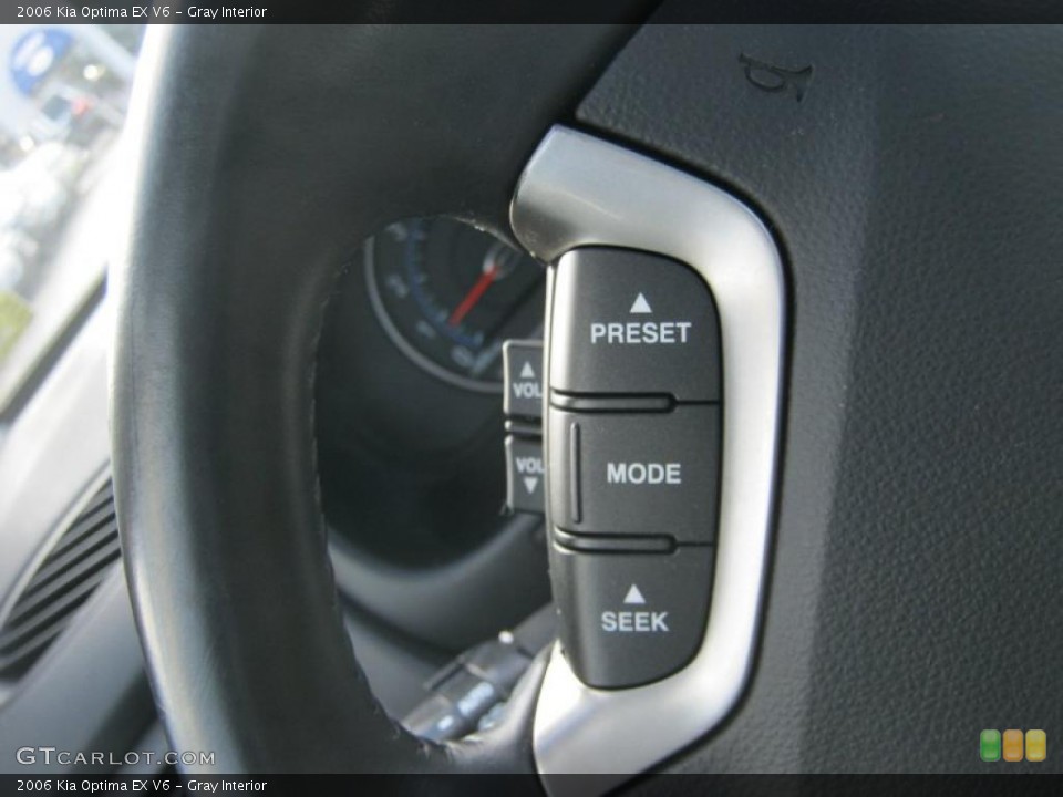 Gray Interior Controls for the 2006 Kia Optima EX V6 #39236345