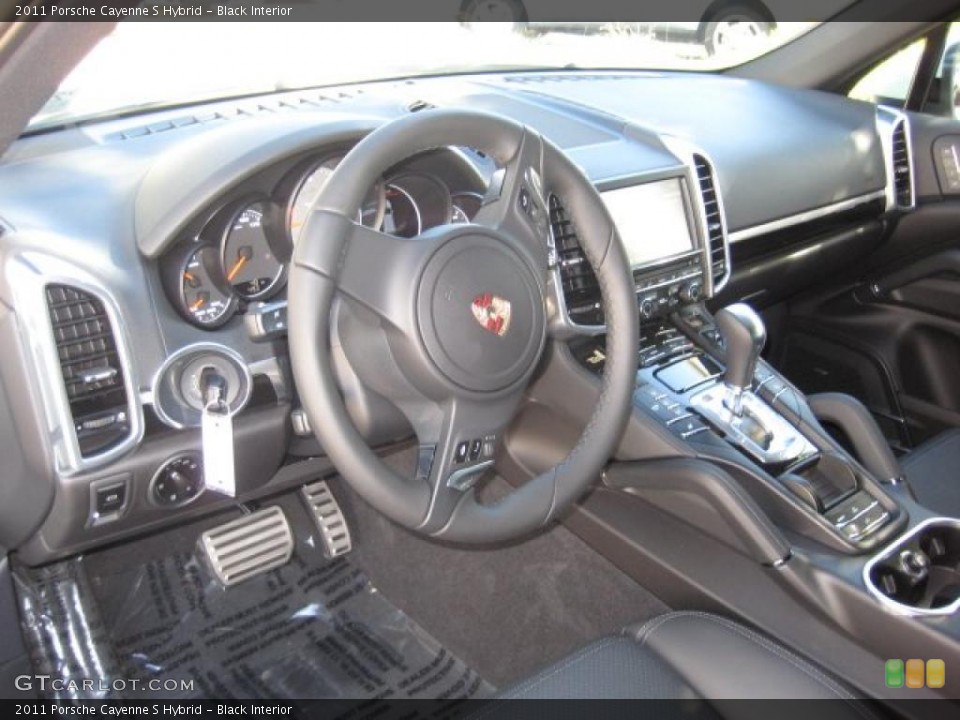 Black Interior Dashboard for the 2011 Porsche Cayenne S Hybrid #39240542
