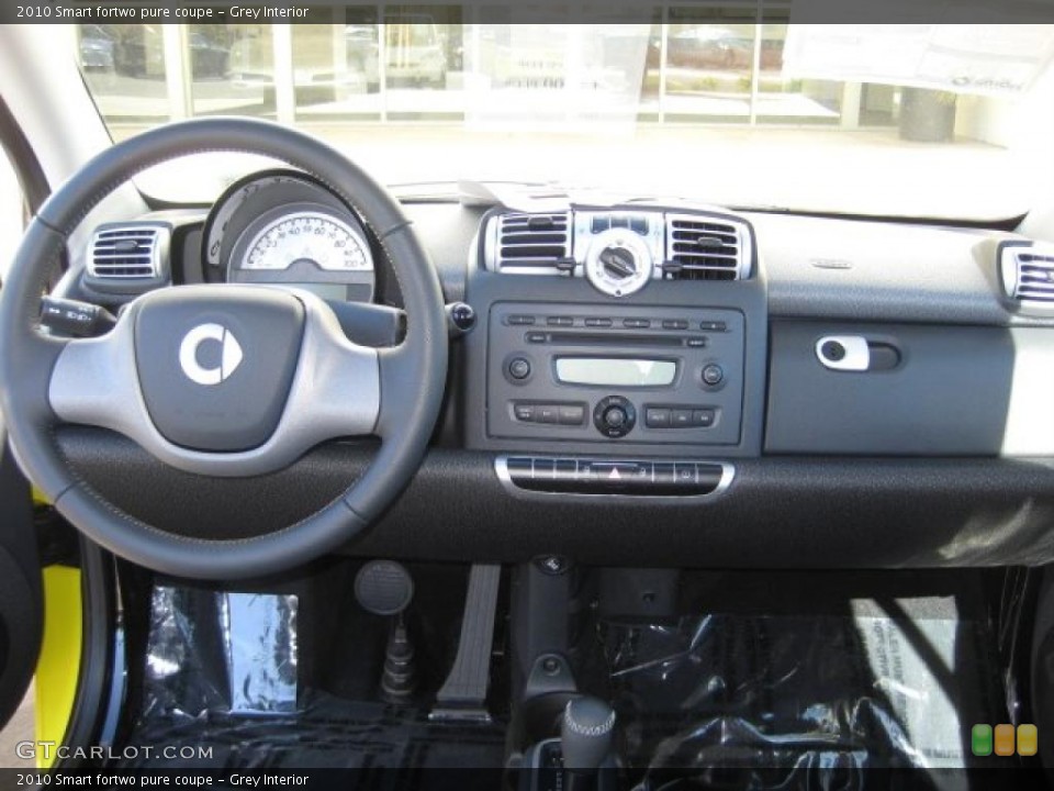 Grey Interior Dashboard for the 2010 Smart fortwo pure coupe #39241030