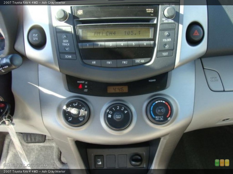 Ash Gray Interior Controls for the 2007 Toyota RAV4 4WD #39242538