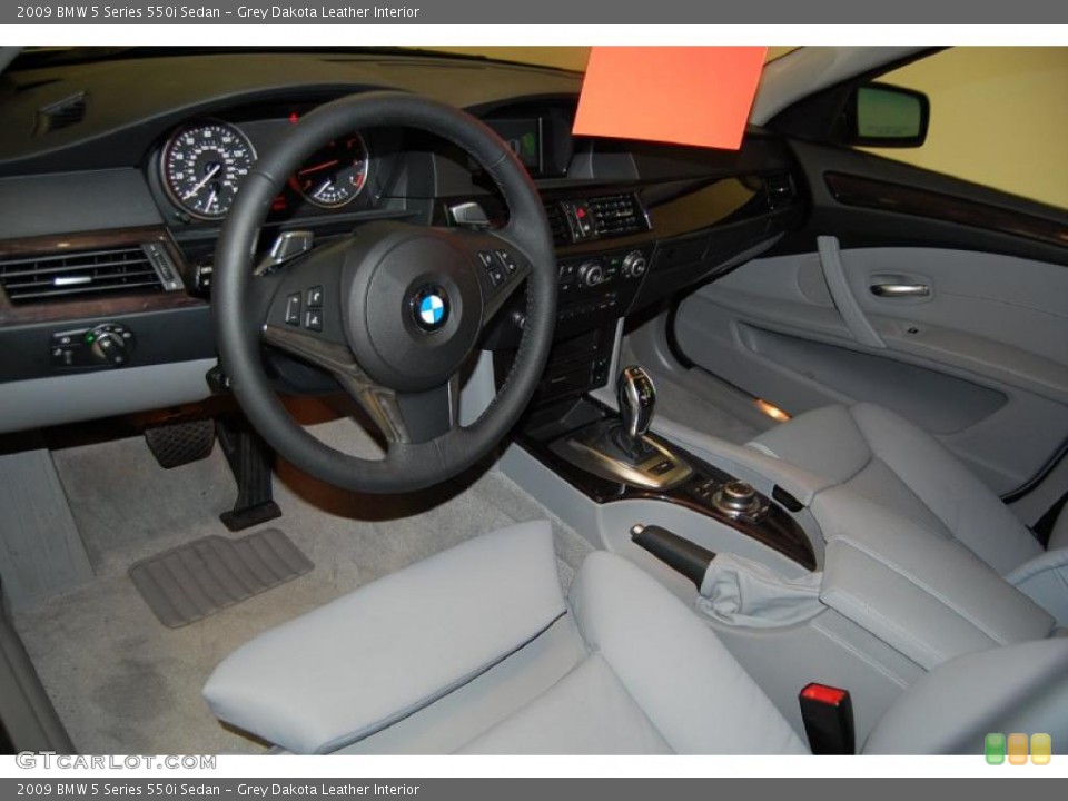 Grey Dakota Leather Interior Photo for the 2009 BMW 5 Series 550i Sedan #39247847