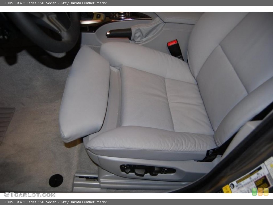 Grey Dakota Leather Interior Photo for the 2009 BMW 5 Series 550i Sedan #39247883