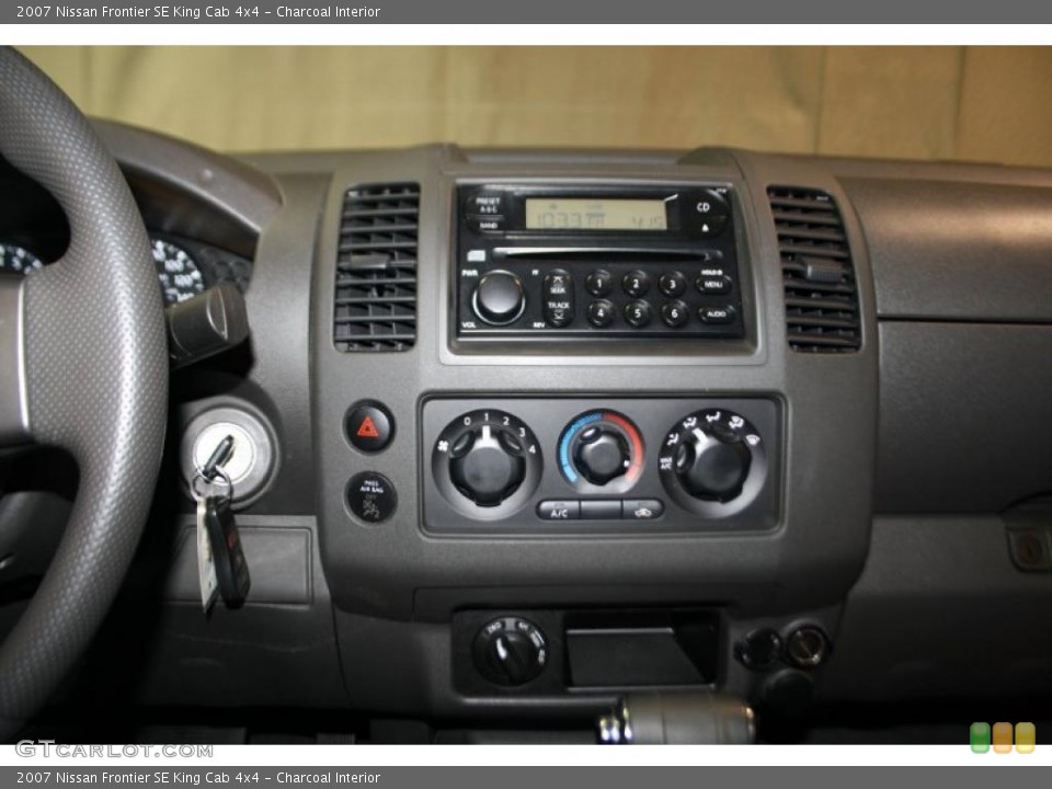 Charcoal Interior Dashboard for the 2007 Nissan Frontier SE King Cab 4x4 #39248819