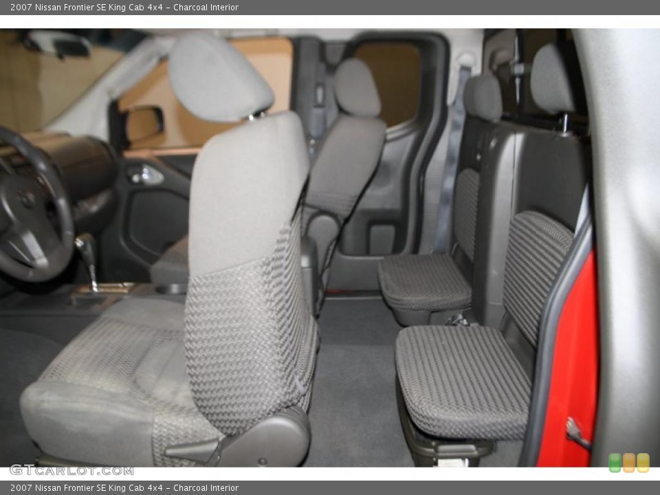 Charcoal Interior Photo for the 2007 Nissan Frontier SE King Cab 4x4 #39248951