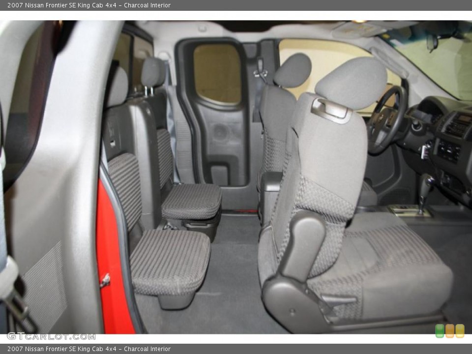 Charcoal Interior Photo for the 2007 Nissan Frontier SE King Cab 4x4 #39248999