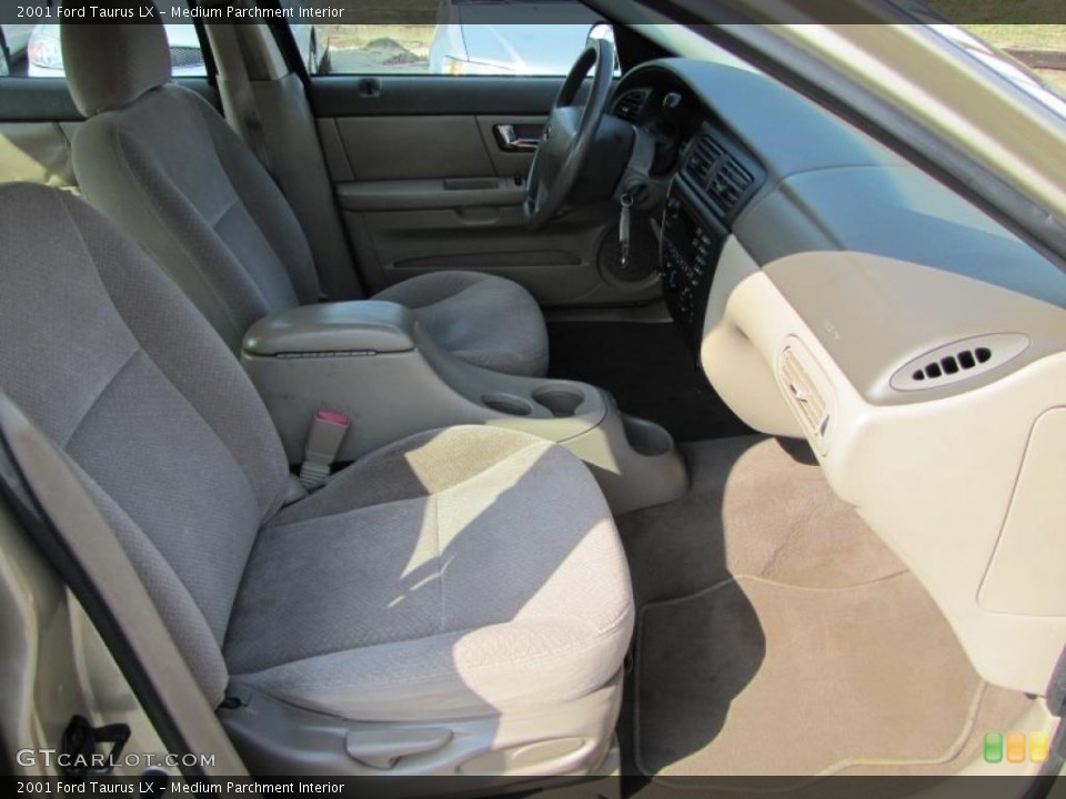 Medium Parchment Interior Photo for the 2001 Ford Taurus LX #39252429