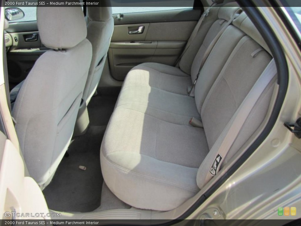 Medium Parchment Interior Photo for the 2000 Ford Taurus SES #39252577