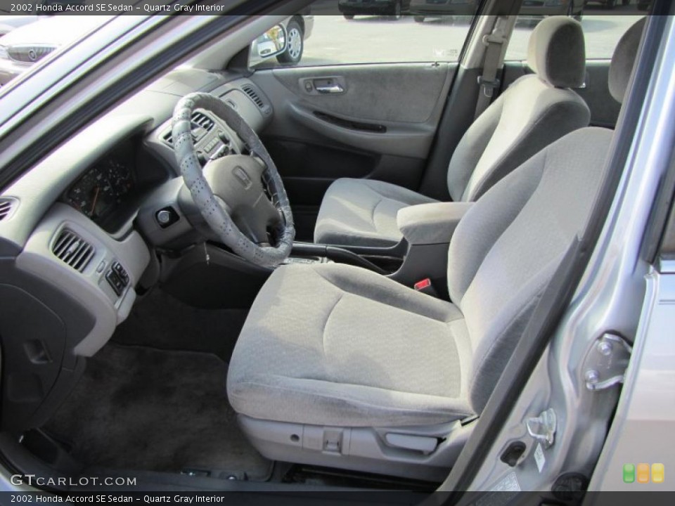 Quartz Gray Interior Photo for the 2002 Honda Accord SE Sedan #39252709