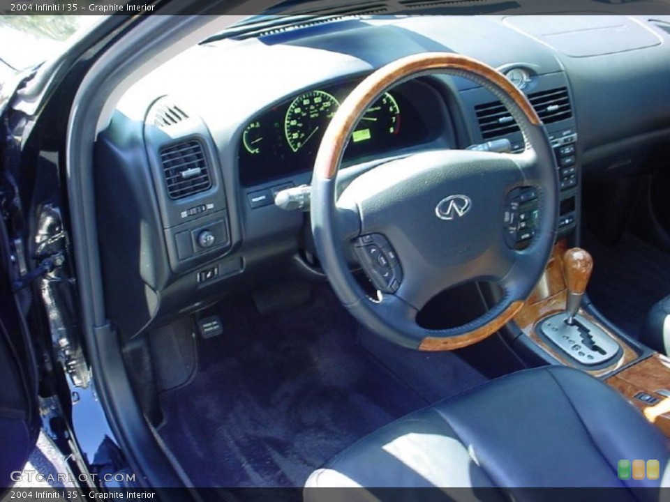 Graphite Interior Photo for the 2004 Infiniti I 35 #39254450