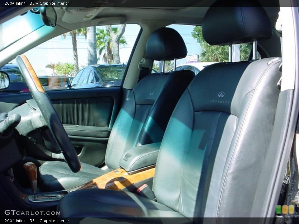 Graphite Interior Photo for the 2004 Infiniti I 35 #39254458