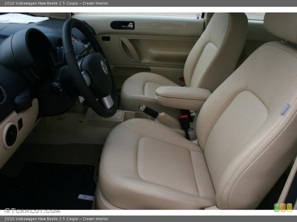 Cream Interior Photo for the 2010 Volkswagen New Beetle 2.5 Coupe #39256243
