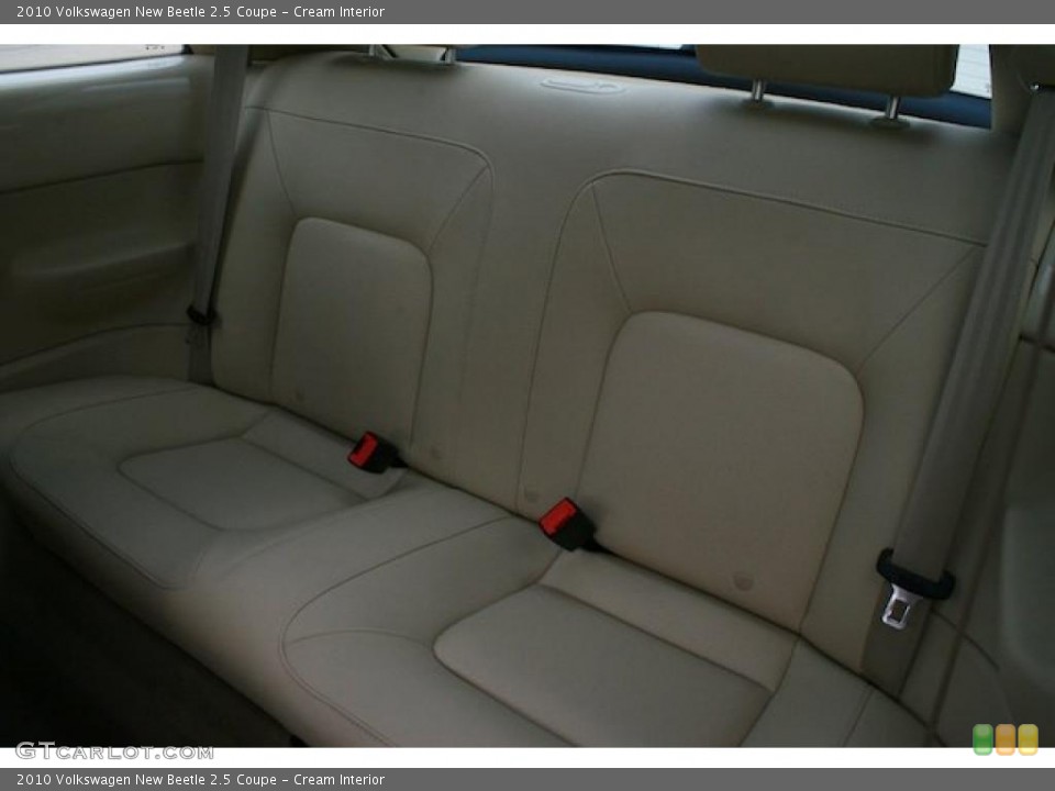 Cream Interior Photo for the 2010 Volkswagen New Beetle 2.5 Coupe #39256247