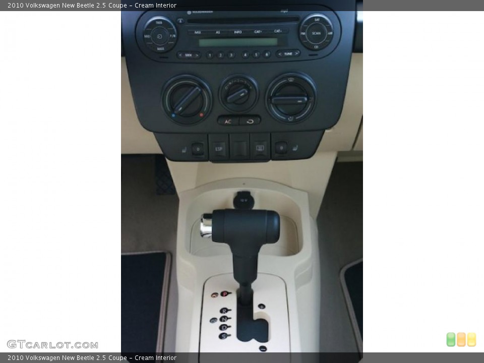 Cream Interior Controls for the 2010 Volkswagen New Beetle 2.5 Coupe #39256275