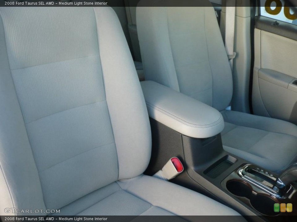 Medium Light Stone Interior Photo for the 2008 Ford Taurus SEL AWD #39262871