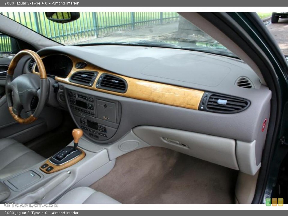 Almond Interior Dashboard for the 2000 Jaguar S-Type 4.0 #39263977