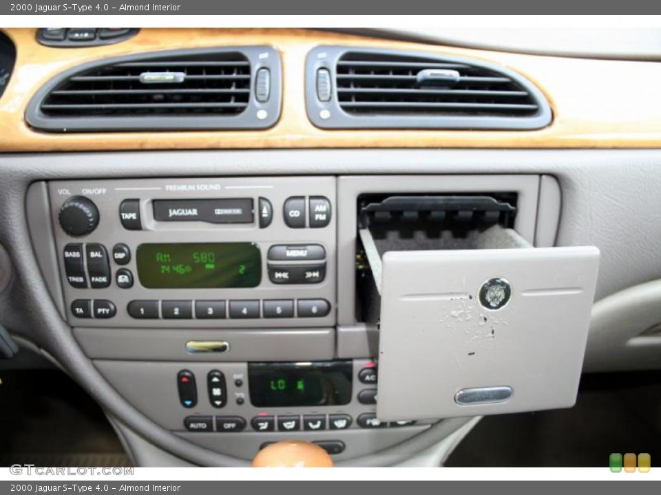 Almond Interior Controls for the 2000 Jaguar S-Type 4.0 #39264247