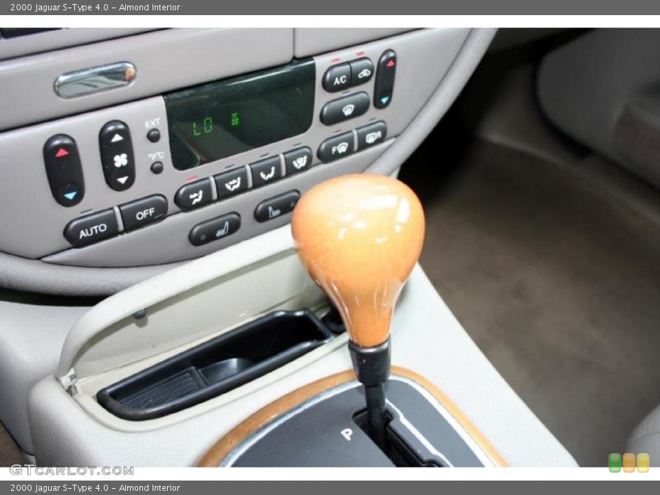 Almond Interior Controls for the 2000 Jaguar S-Type 4.0 #39264275