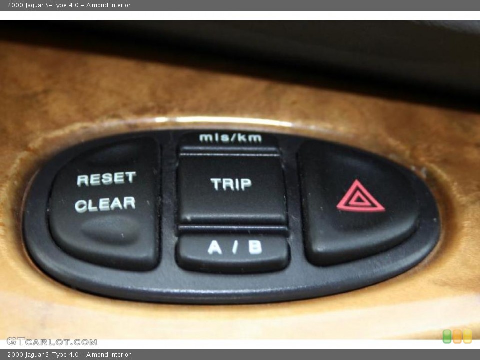 Almond Interior Controls for the 2000 Jaguar S-Type 4.0 #39264391