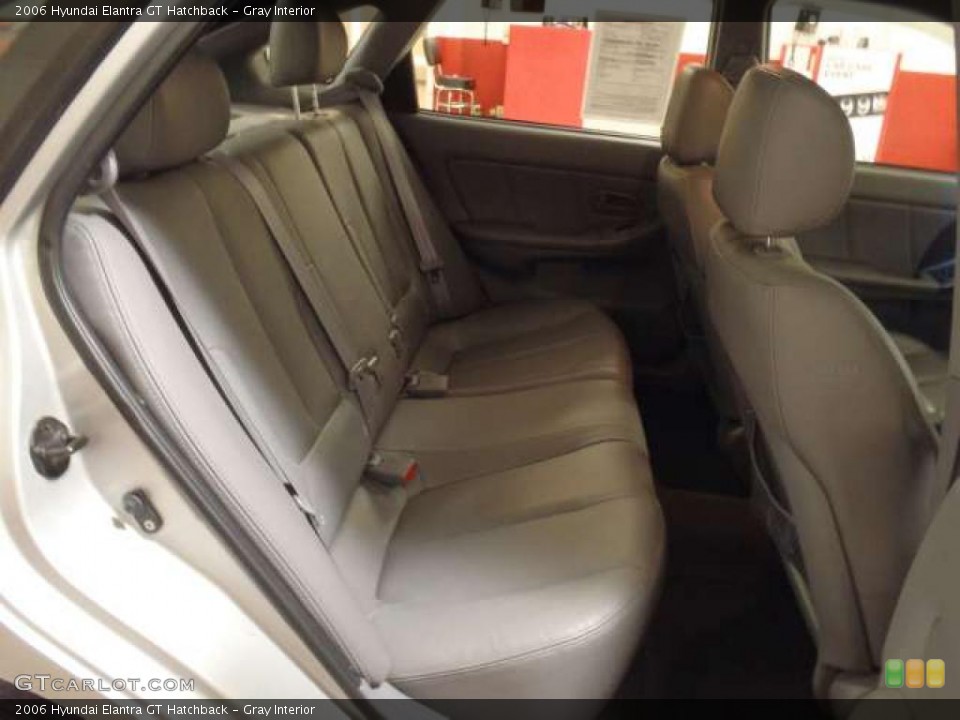 Gray Interior Photo for the 2006 Hyundai Elantra GT Hatchback #39264707