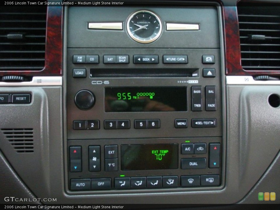 Medium Light Stone Interior Controls for the 2006 Lincoln Town Car Signature Limited #39274851