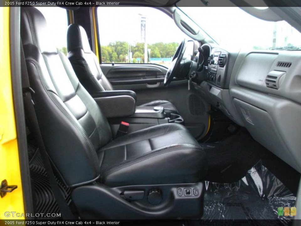 Black Interior Photo for the 2005 Ford F250 Super Duty FX4 Crew Cab 4x4 #39275603