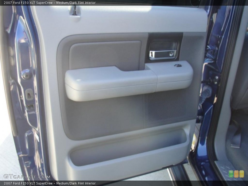 Medium/Dark Flint Interior Door Panel for the 2007 Ford F150 XLT SuperCrew #39277579