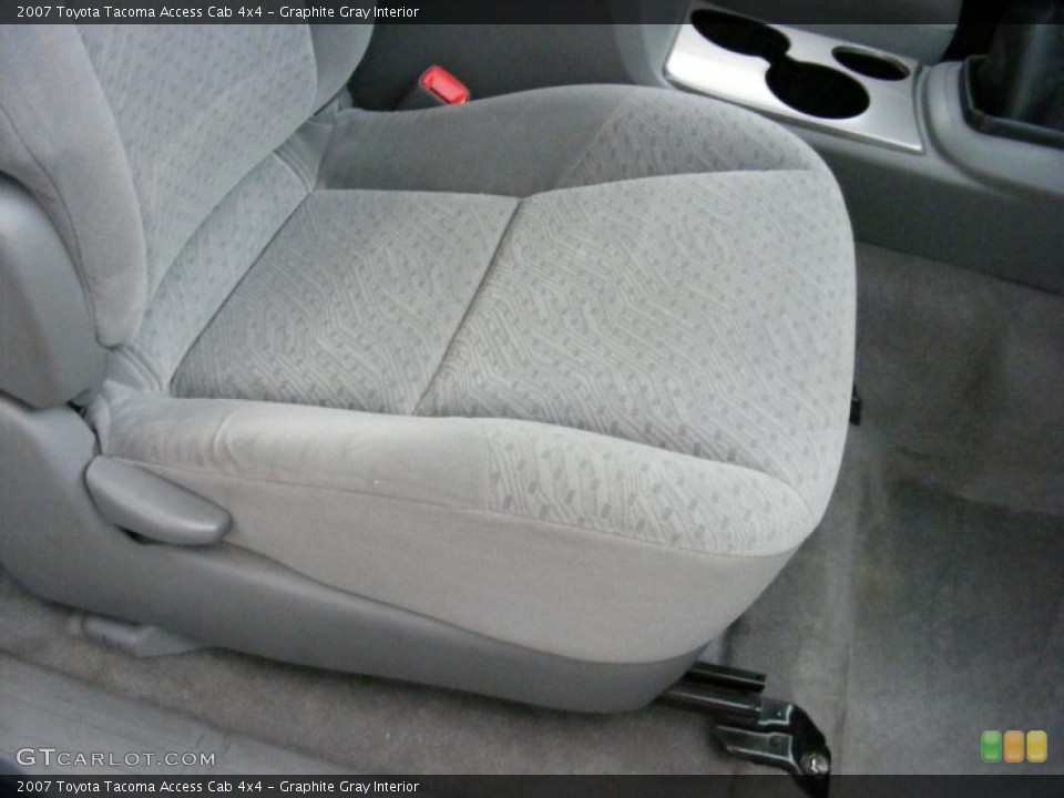 Graphite Gray Interior Photo for the 2007 Toyota Tacoma Access Cab 4x4 #39278963