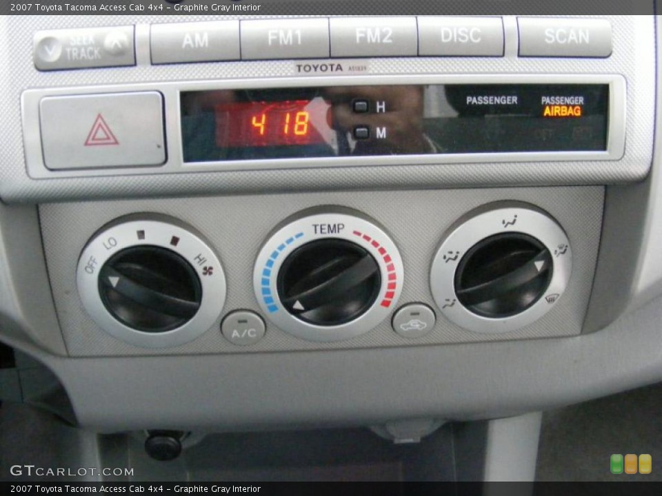 Graphite Gray Interior Controls for the 2007 Toyota Tacoma Access Cab 4x4 #39279075