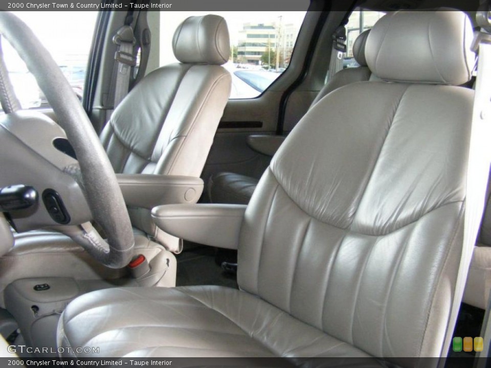 Taupe Interior Photo for the 2000 Chrysler Town & Country Limited #39279939
