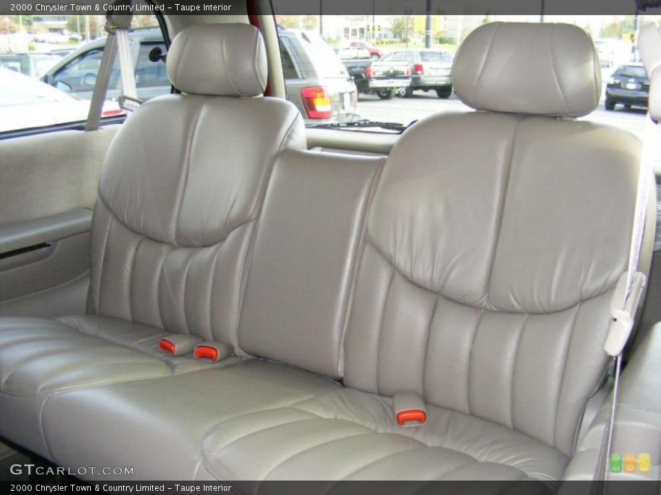 Taupe Interior Photo for the 2000 Chrysler Town & Country Limited #39279971