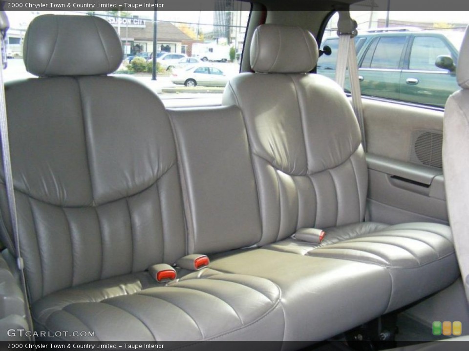 Taupe Interior Photo for the 2000 Chrysler Town & Country Limited #39280083