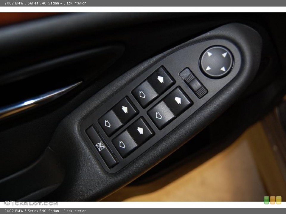 Black Interior Controls for the 2002 BMW 5 Series 540i Sedan #39282371