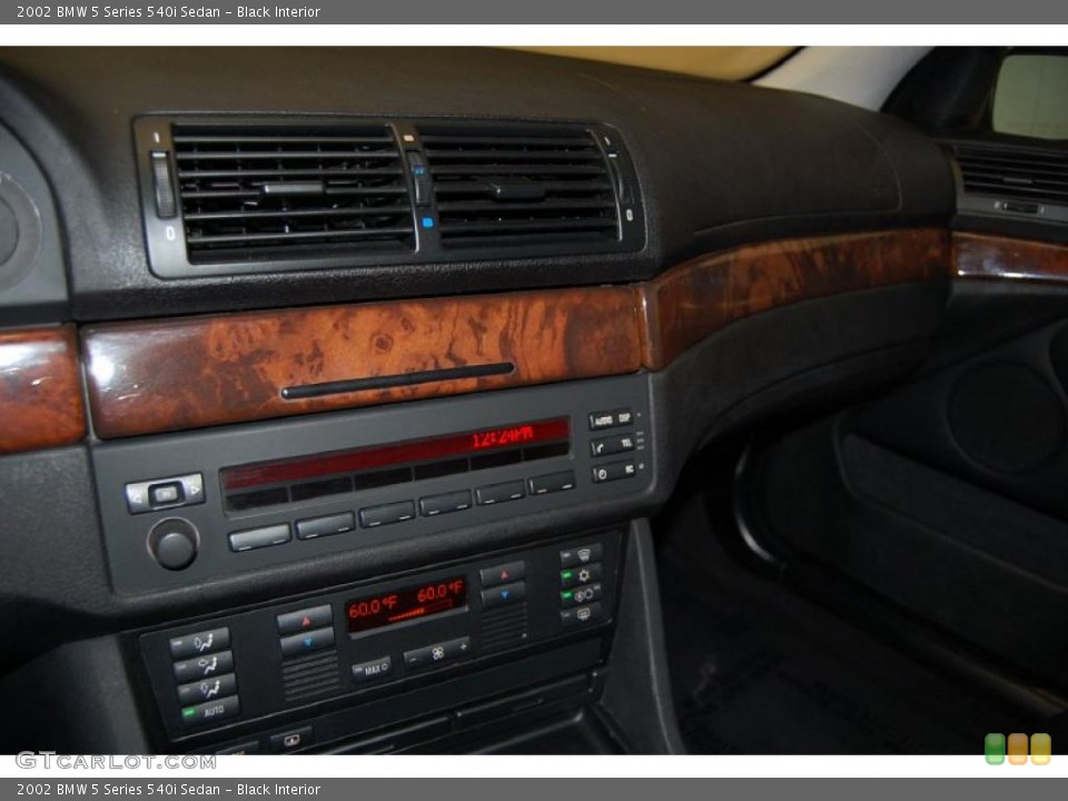Black Interior Controls for the 2002 BMW 5 Series 540i Sedan #39282499