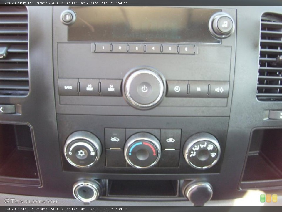 Dark Titanium Interior Controls for the 2007 Chevrolet Silverado 2500HD Regular Cab #39288675