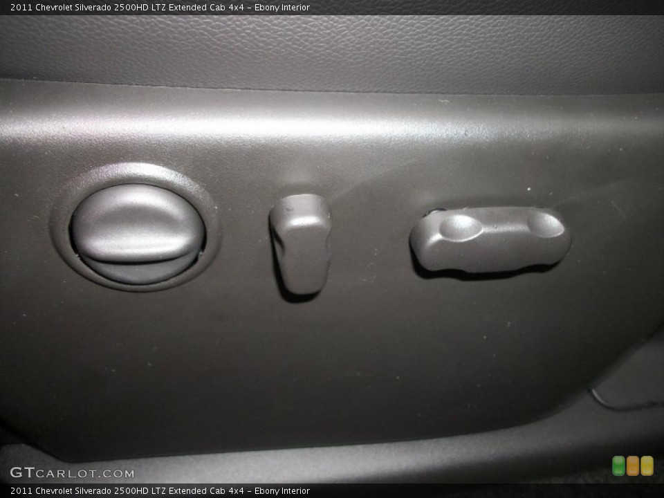 Ebony Interior Controls for the 2011 Chevrolet Silverado 2500HD LTZ Extended Cab 4x4 #39296367