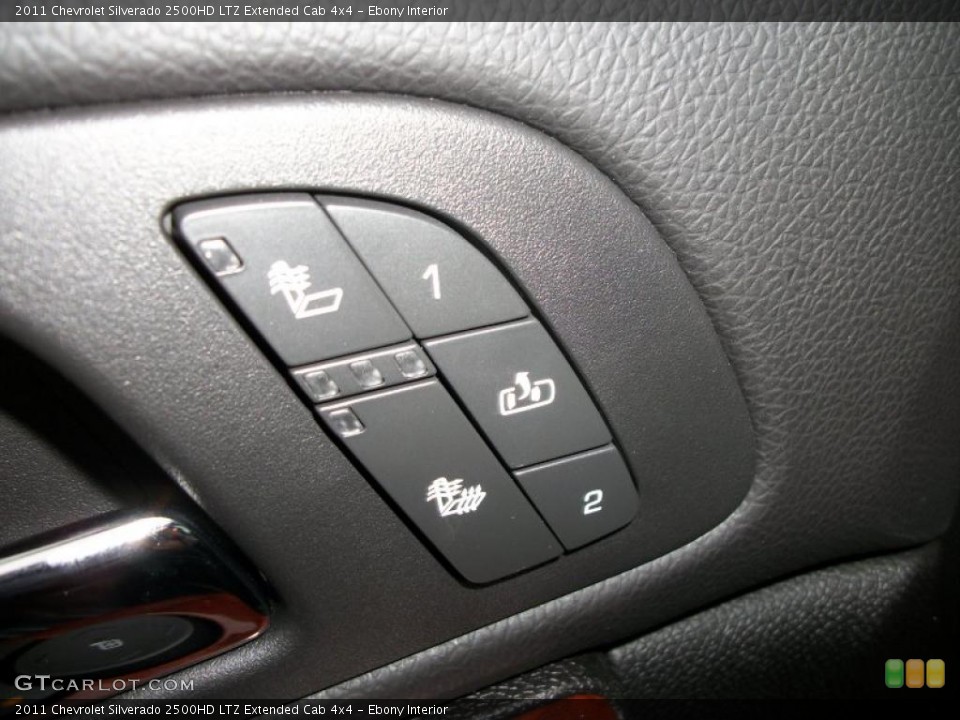 Ebony Interior Controls for the 2011 Chevrolet Silverado 2500HD LTZ Extended Cab 4x4 #39296479