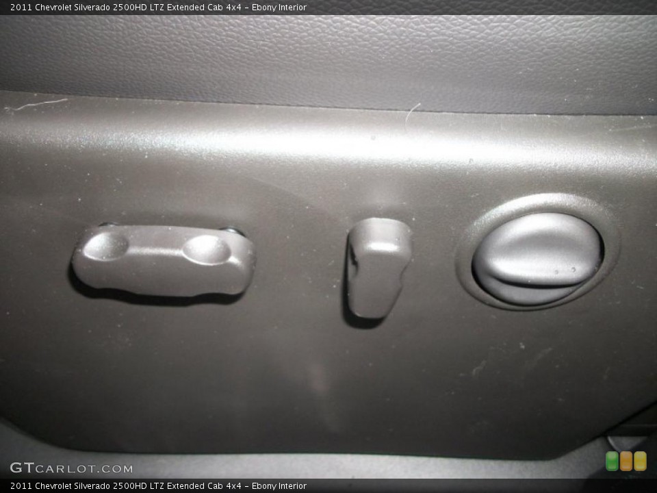 Ebony Interior Controls for the 2011 Chevrolet Silverado 2500HD LTZ Extended Cab 4x4 #39296527